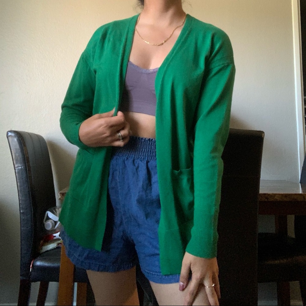 Green cardigan🐢
